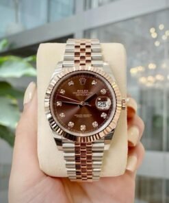 Here is an Exclusive teaser  of Newest Available Rolex Silver Rose Gold DateJust* ❤️